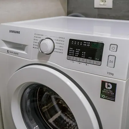 Politehnica Deluxe * Bükreş